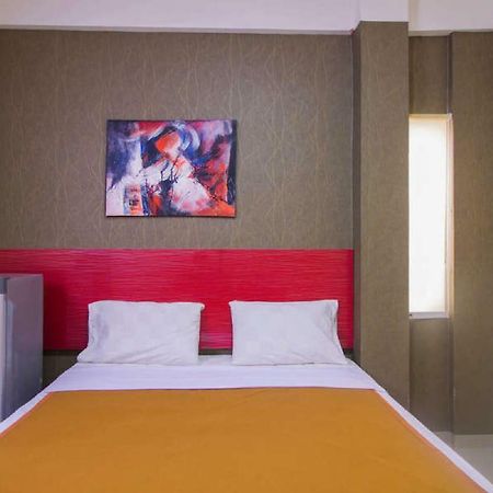 Отель Reddoorz Near Cilandak Town Square Джакарта Экстерьер фото